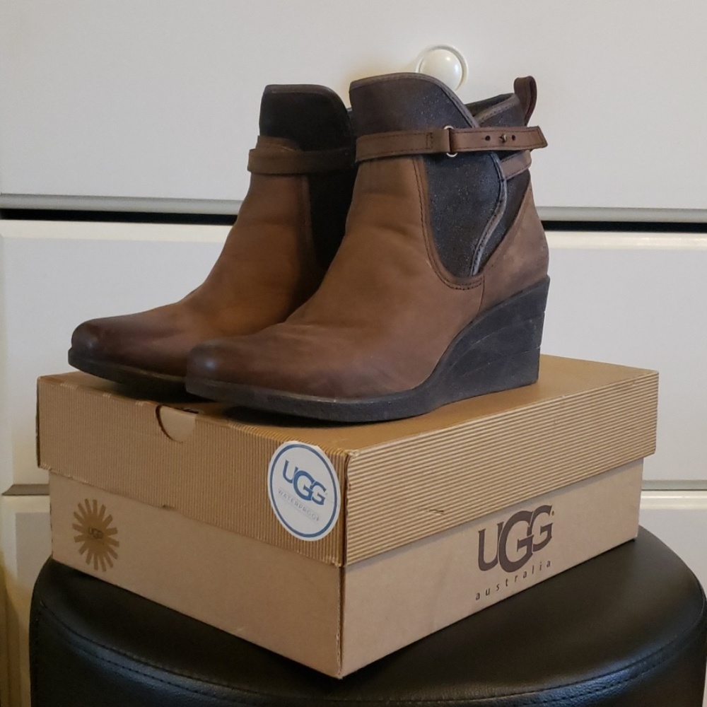 UGG BOOTIES